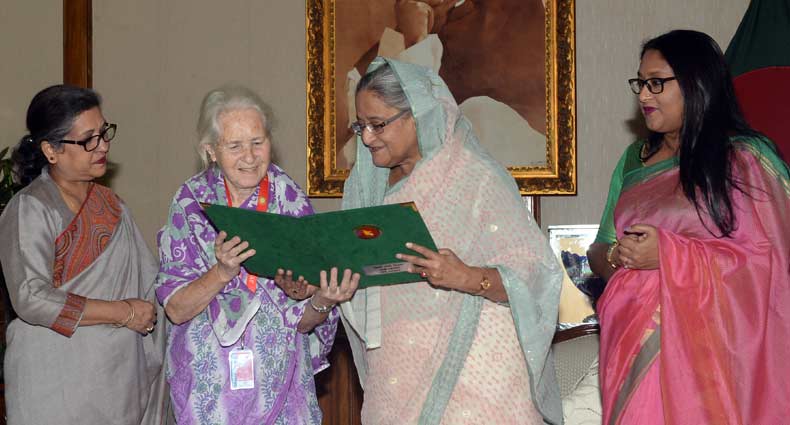 মুক্তিযুদ্ধের বিদেশি সেনানী ইংল্যান্ডের লুসি হল্ট