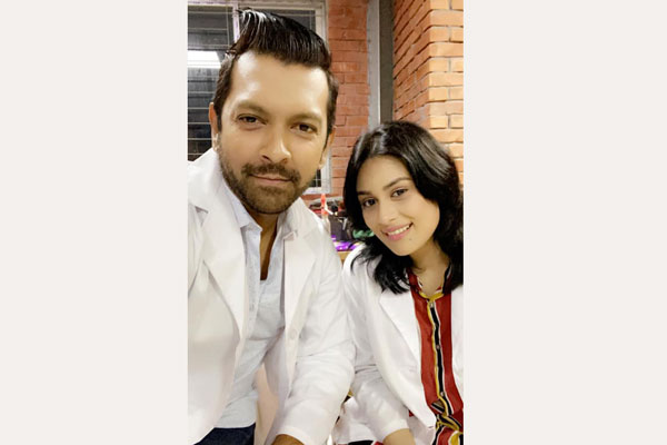 ফেসবুকে তাহসান লিখেছেন