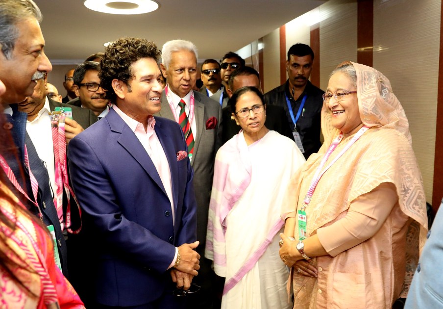 প্রধানমন্ত্রীকে বললেন গোলাপি বলে সুইং বেশি-কিংবদন্তী শচীন টেন্ডুলকার