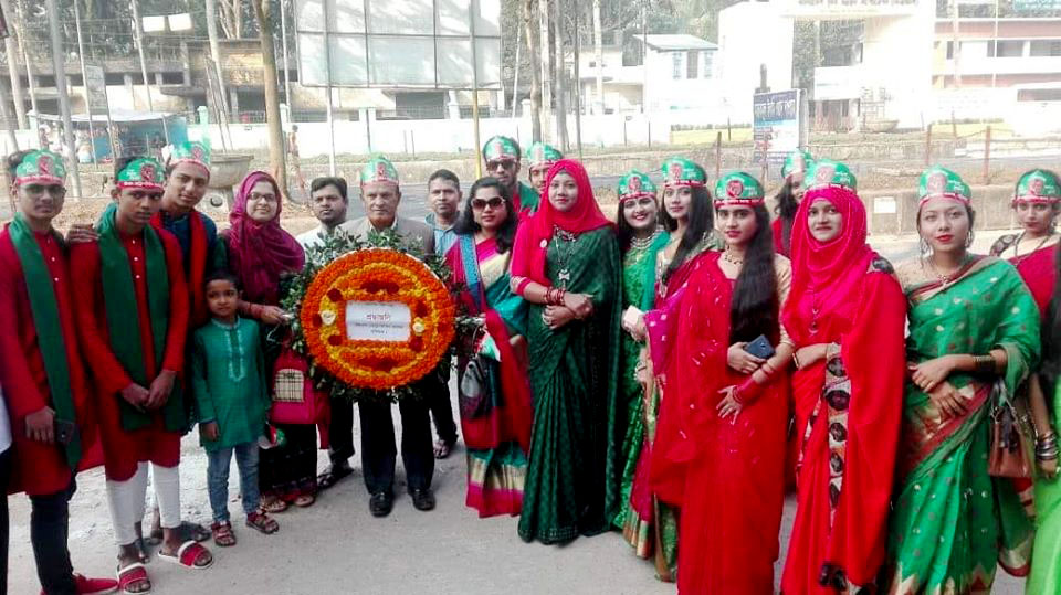 বরিশাল মেট্রোপলিটন কলেজে কুইজ প্রতিযোগিতার পুরষ্কার বিতরণ