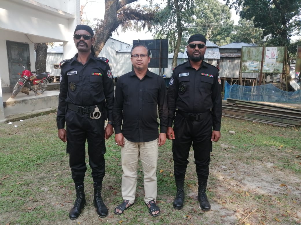 আমতলীতে ভুয়া চিকিৎসক গ্রেফতার : এক মাসের কারাদন্ড