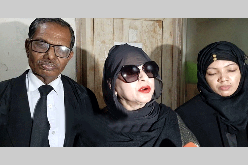 সাংবাদিকের বিরুদ্ধে মামলা করেছেন চিত্রনায়িকা অঞ্জনা