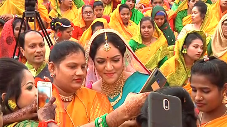 দেড় হাজার শ্রমিক নিয়ে চট্টগ্রামে ব্যবসায়ী কন্যার গায়ে হলুদ
