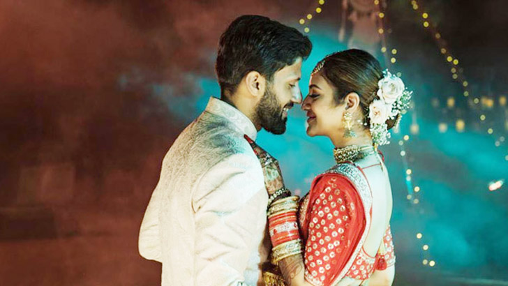নুসরাত জাহানের জন্মদিনে গান গাইলেন স্বামী