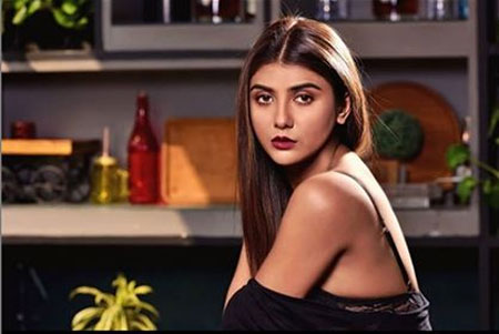 এবার পার্নো মিত্র’র আত্মহত্যার চেষ্টা