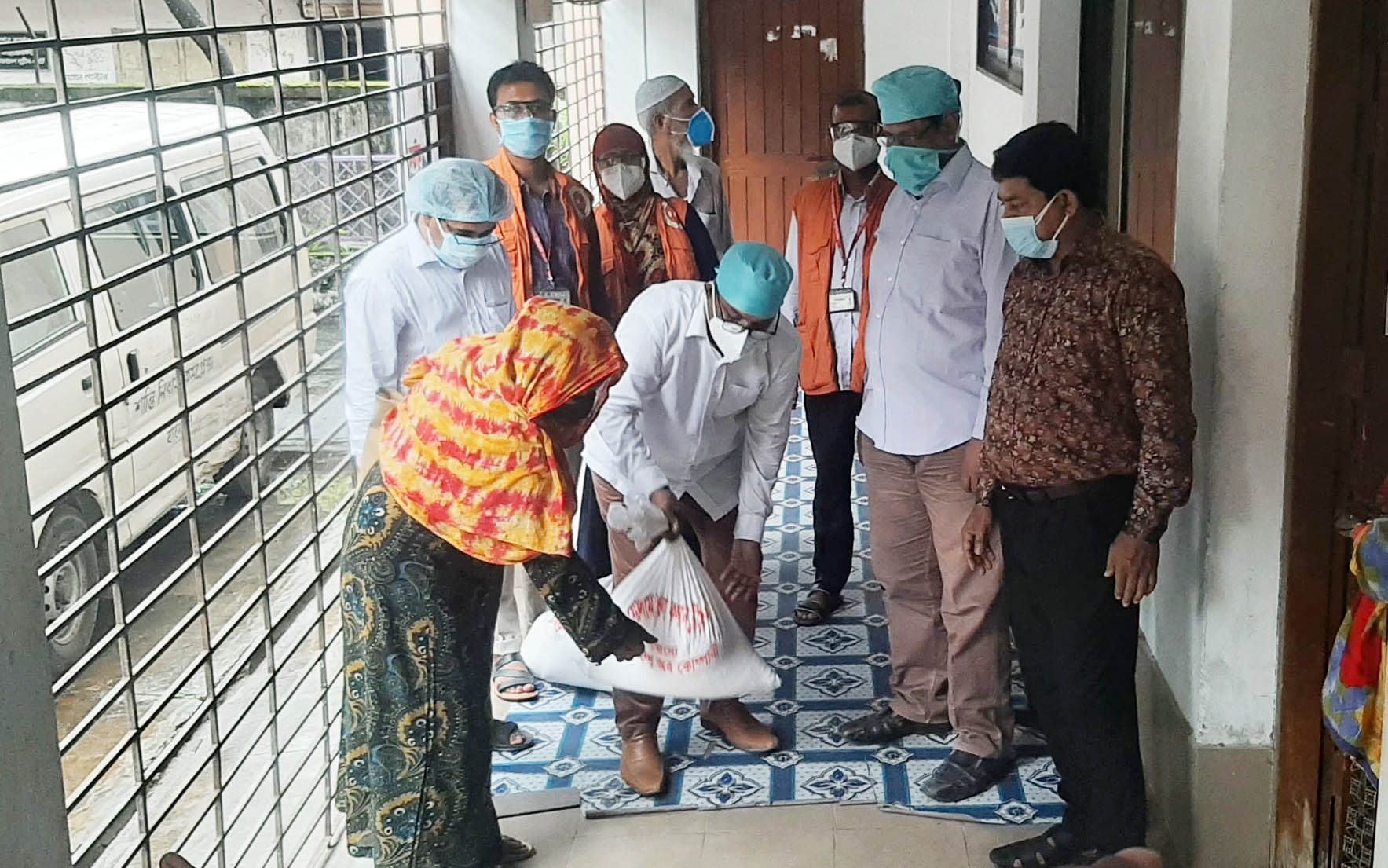 কারাবন্দীদের অসহায় পরিবার পেল ত্রাণ সহায়তা