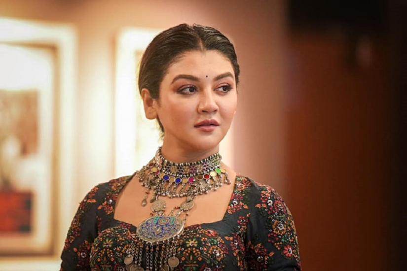কলকাতায় পুরস্কার পেলেন জয়া