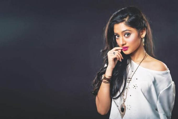 মাথা ও কপাল ফেটলো নায়িকা পূজা চেরীর
