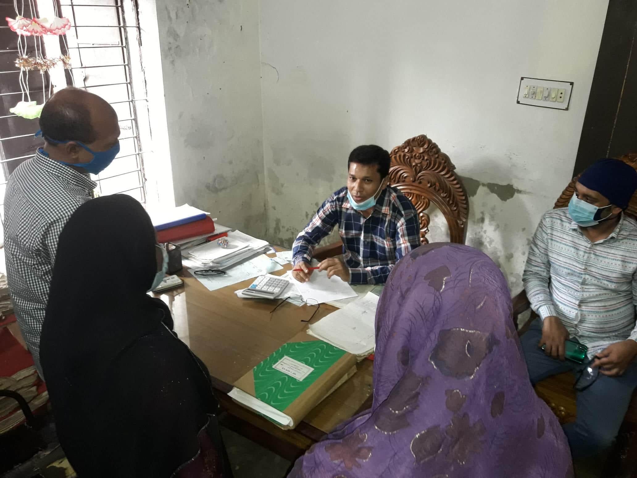 বানারীপাড়া উপজেলার তিন ভূমি অফিস পরিদর্শনে উপ-ভূমি সংস্কার কমিশনার