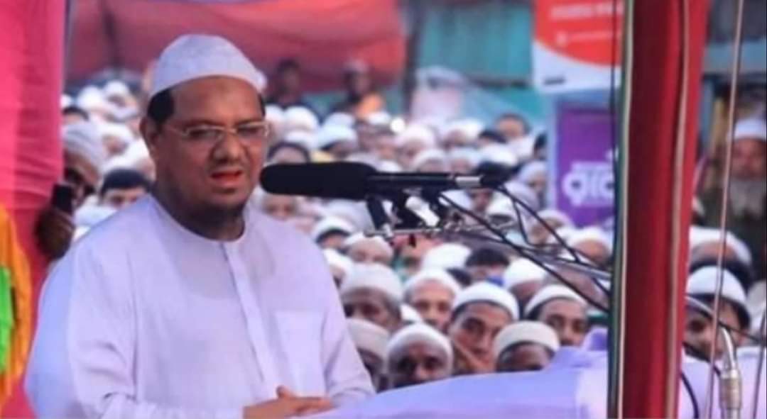 বাকেরগঞ্জে মাহফিলে চরমোনাই পীরের ওপর হামলার চেষ্টা, সেই যুবককে পাঠানো হচ্ছে পাবনায়