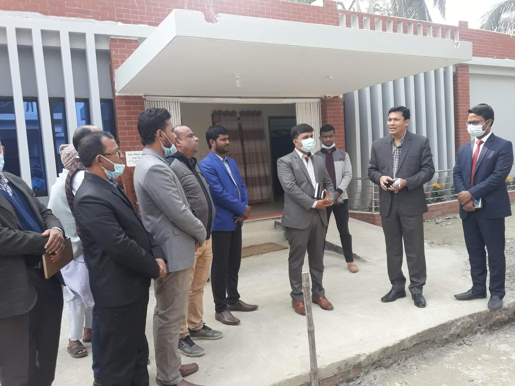 ডিএলআরসি’র কাঠালিয়া উপজেলার ভূমি অফিস পরিদর্শন