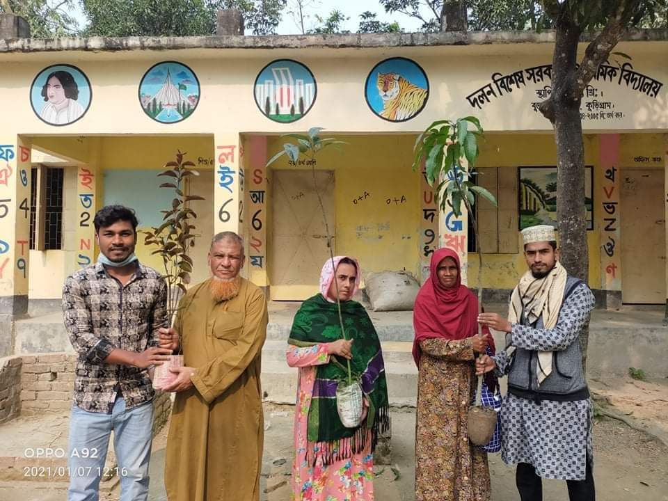 কুড়িগ্রামে এডুকেশন ডেভেলপমেন্ট সোসাইটির বৃক্ষরোপণ কর্মসূচি পালন
