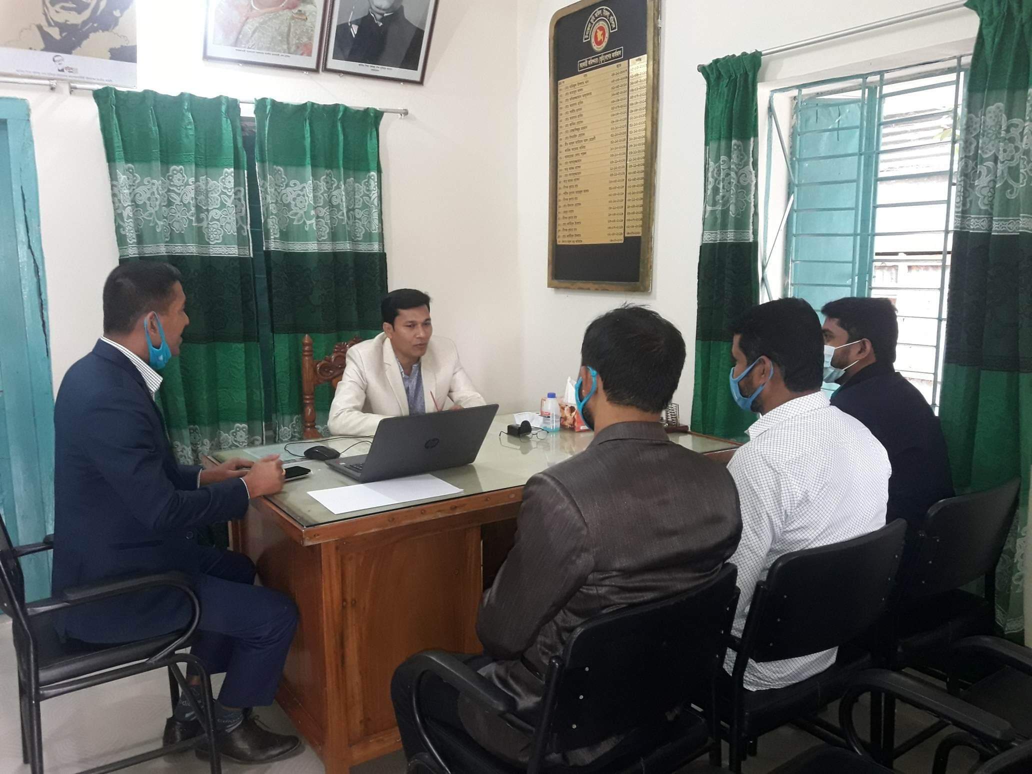 ডিএলআরসি’র হিজলা  ভূমি অফিস পরিদর্শনঃ নামজারি নিষ্পত্তি তুলনামূলক কম হওয়ায় অসন্তোষ প্রকাশ