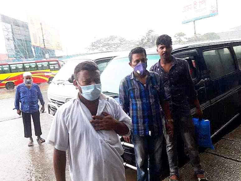 বরিশালে মাইক্রোবাসে যাত্রী পরিবহনের দায়ে মাইক্রোবাসের ড্রাইভার সহ আটক ৩