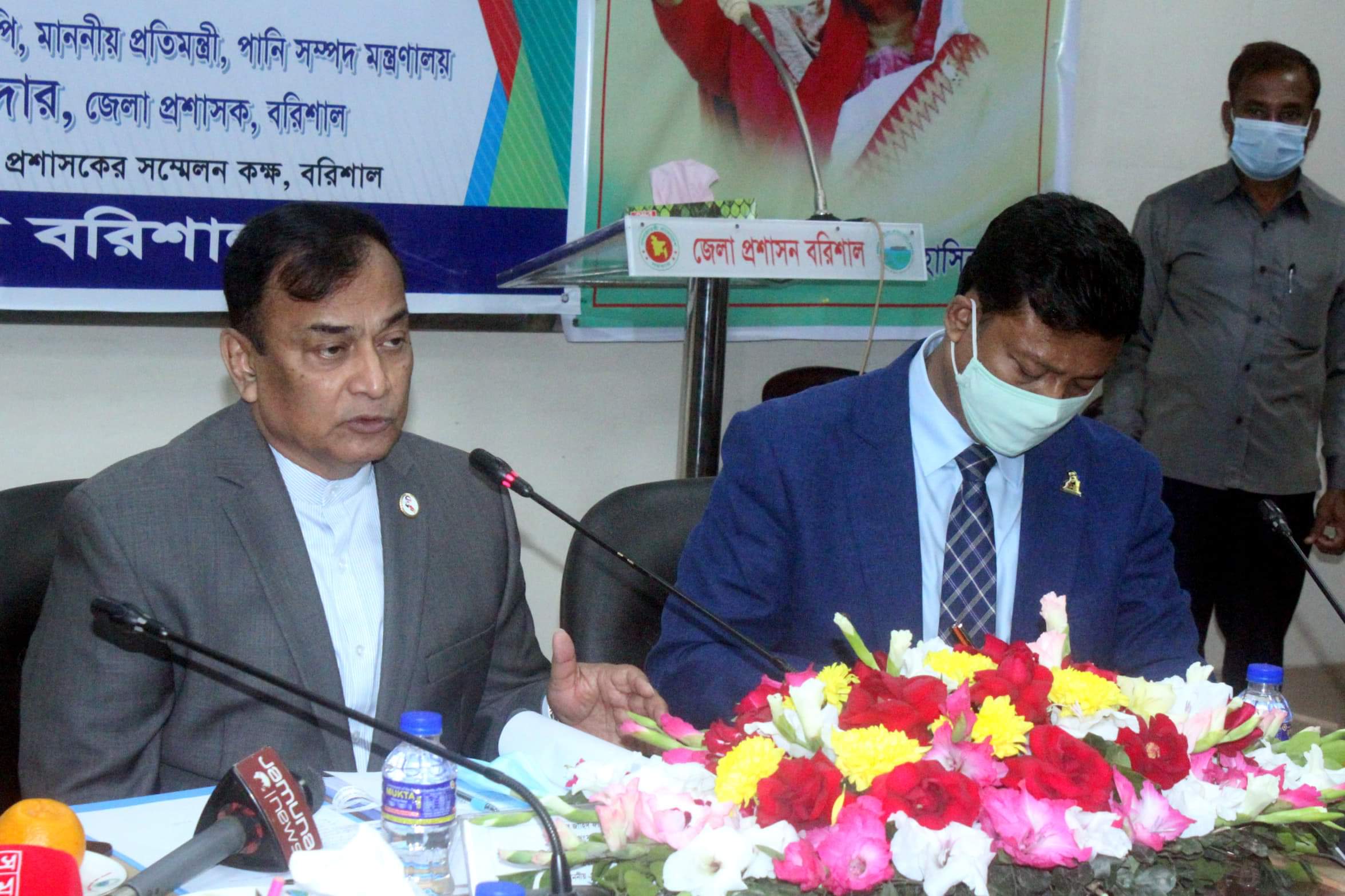 বরিশালে করোনার টিকা নিয়ে যা বললেন পানি সম্পদ প্রতিমন্ত্রী জাহিদ ফারুক