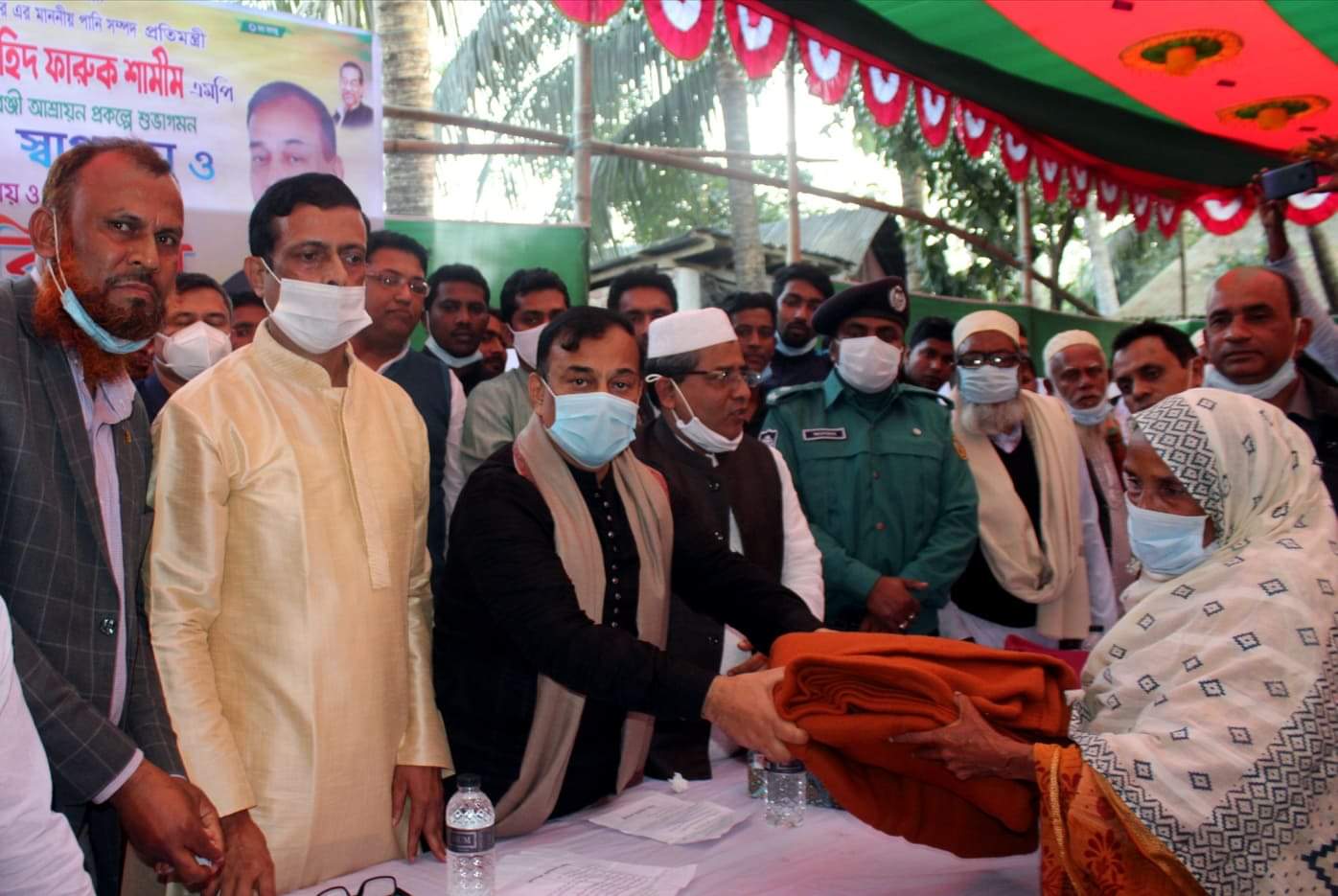 কম্বল বিতরন করলো পানি সম্পদ প্রতিমন্ত্রী জাহিদ ফারুক শামীম