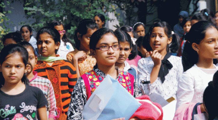 করোনায় ঝড়ে পড়লো আমতলীর সাড়ে ৯ হাজার শিক্ষার্থী