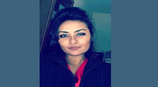 প্রথম বাংলাদেশি হিসেবে ভ্যাকসিন নিচ্ছেন স্বর্ণা