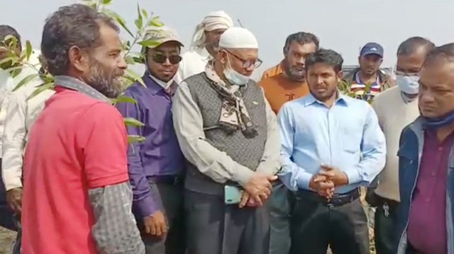 ১০ হাজার তরমুজ গাছ উপড়ে ফেলার প্রমাণ পেয়েছেন কৃষি কর্মকর্তা