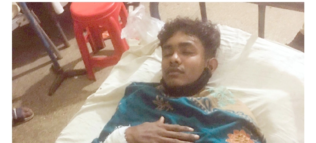 ব্যবসায়ীর ওপর ০০৭ কিশোর গ্যাংয়ের হামলা