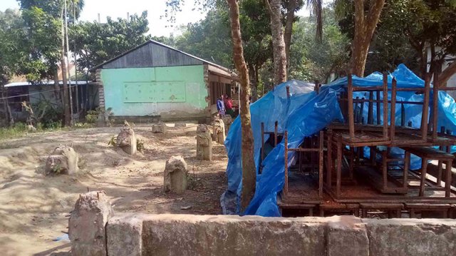 এলজিইডি’র ভুলের খেসারত দিচ্ছে শিক্ষার্থীরা