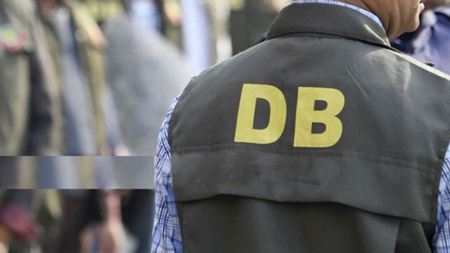 বরিশালে আবারো পুলিশের উপর হামলা আটক-২