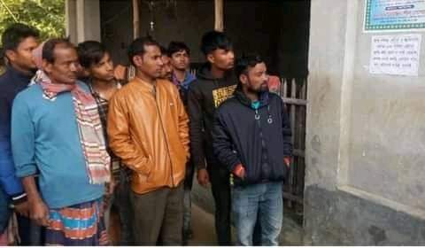 দিনাজপুরে দেয়ালে পোষ্টার লাগিয়ে হুমকি