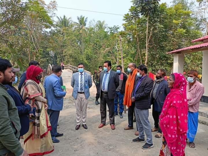 বাবুগঞ্জে গৃহনির্মাণাধীন কাজ পরিদর্শন করলেন প্রধানমন্ত্রীর কার্যালয়ের পরিচালক মেজর এবিএম শহিদুল ইসলাম