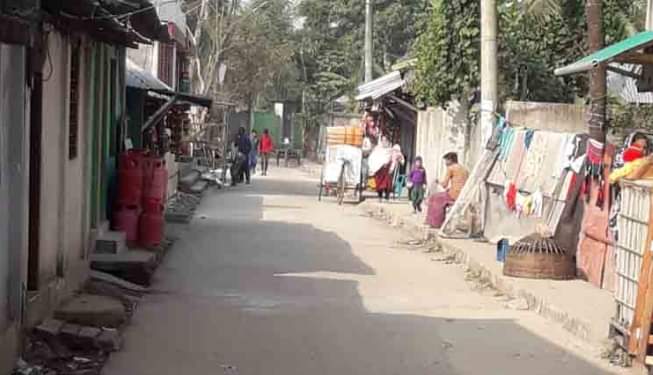 সন্ধ্যা নামলেই বসে মাদকসেবীদের আড্ডা