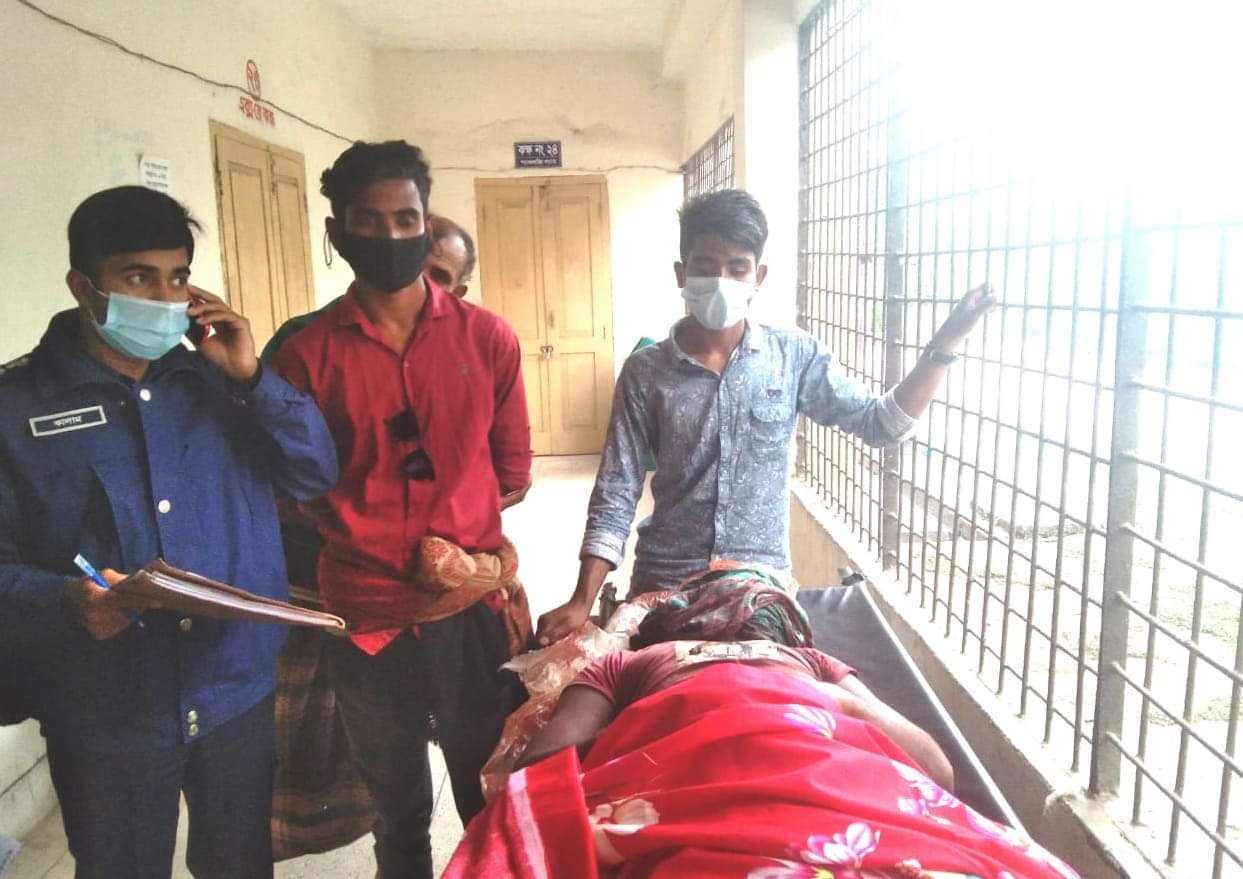 লালমোহনে মেঘনায় জাল পাতাকে  কেন্দ্র করে দুই গ্রুপের সংঘর্ষে জেলে নিহত