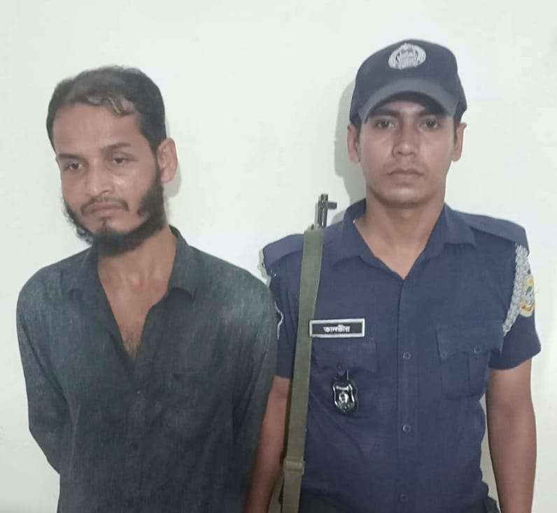 মেহেন্দিগঞ্জ ডাকাত দলের পলাতক সদস্য গ্রেফতার।