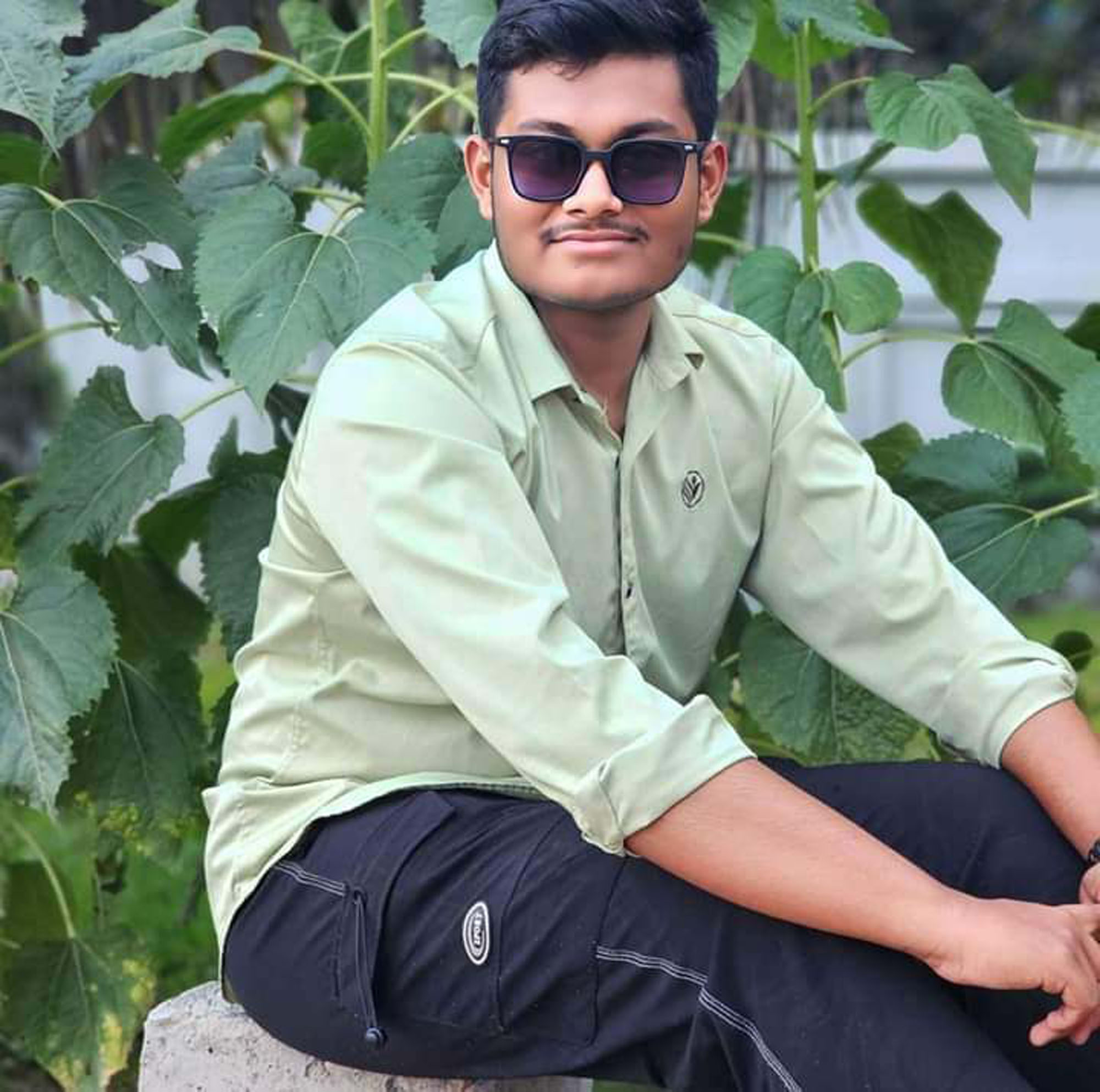 বন্ধুদের কাছে ফোন করে ক্ষমা চায় সাজিদ….অতঃপর