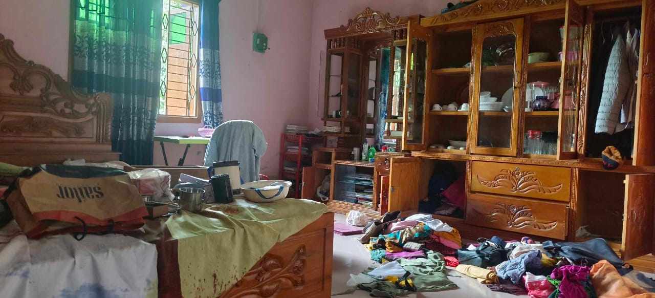 গাইবান্ধায় দিনদুপুরে সাংবাদিকের বাড়িতে দুর্ধর্ষ চুরি