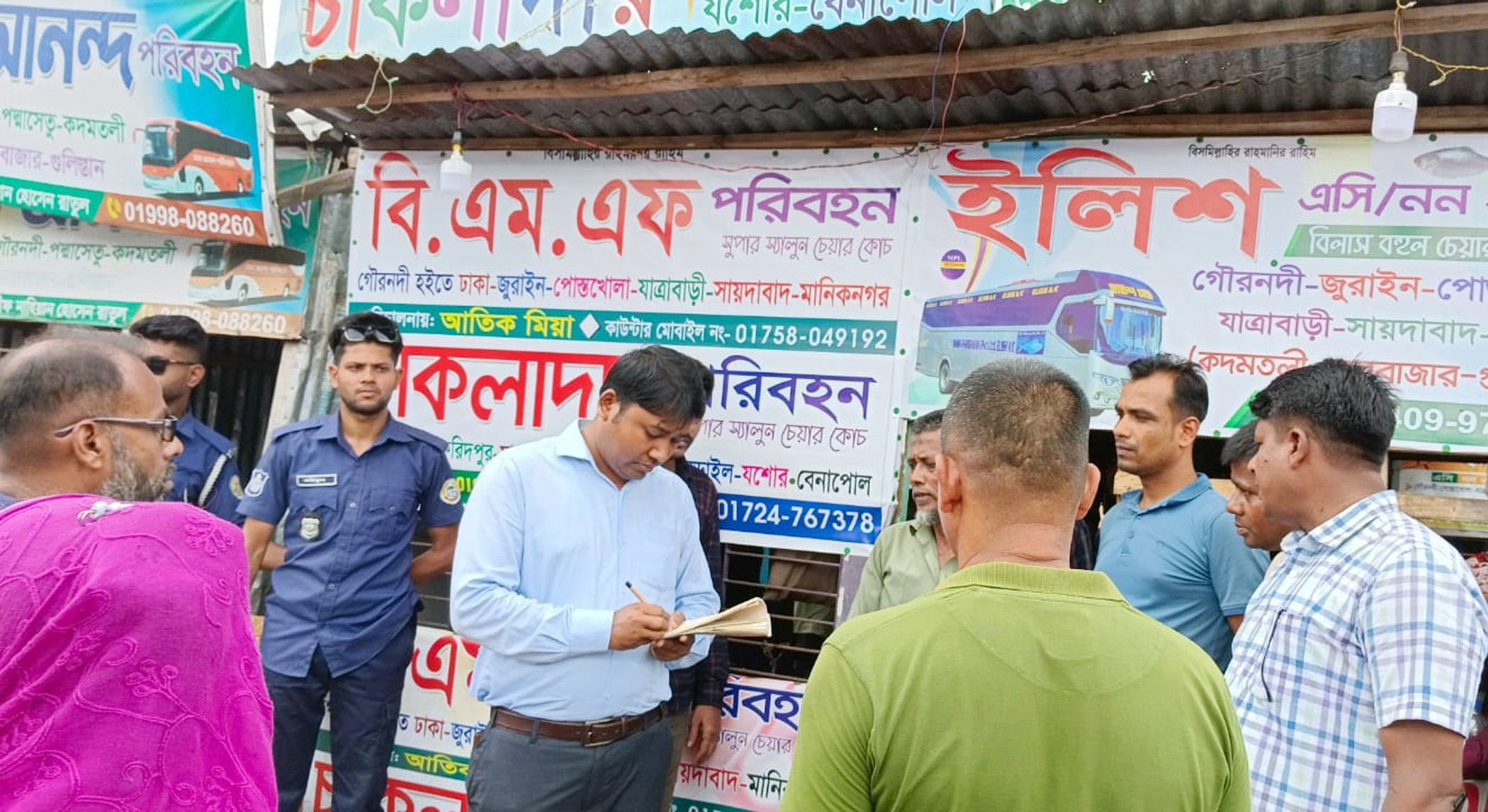 গৌরনদীতে মহাসড়কে ইউএনও’র অভিযান