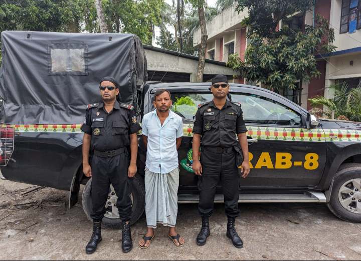 গলাচিপার গণধর্ষণ মামলার প্রধান আসামী র‌্যাব-৮ কর্তৃক গ্রেফতার