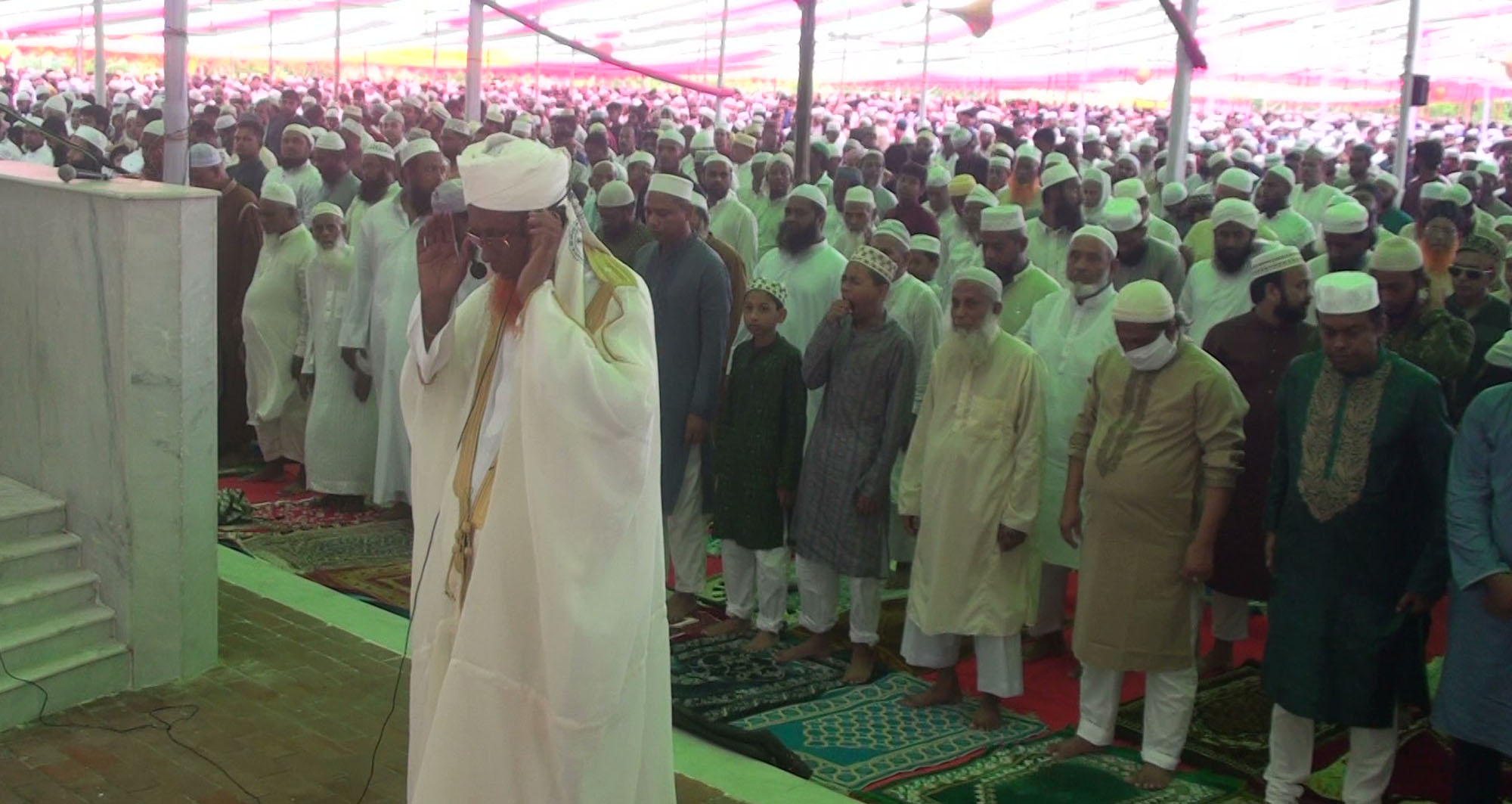 গোপালগঞ্জে পবিত্র ঈদুল আযহার প্রধান জামাত অনুষ্ঠিত