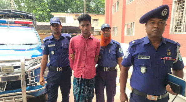 গৃহবধূকে হত্যার পর ডাকাতি গ্রেফতার ১