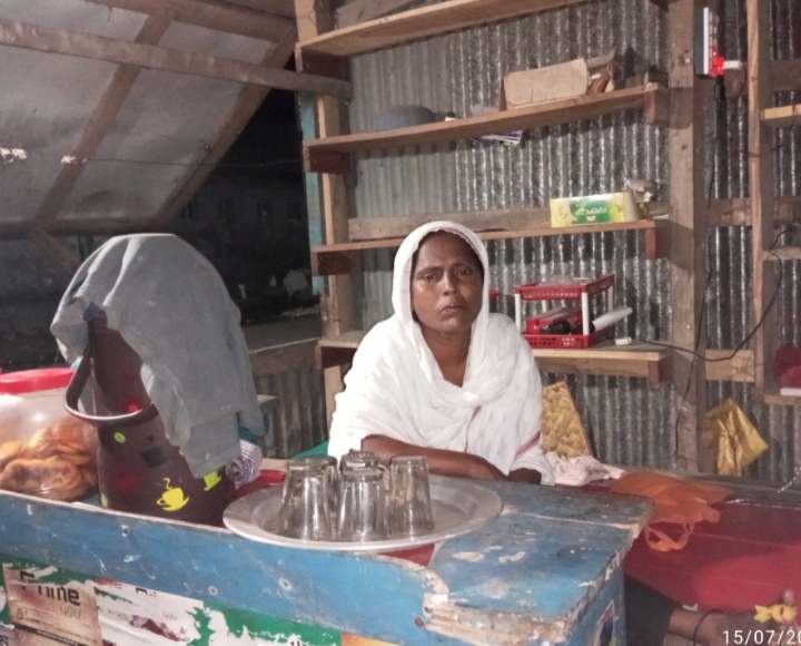 গলাচিপায় এক অসহায় বিধবা নারীর করুন আর্তনাদ