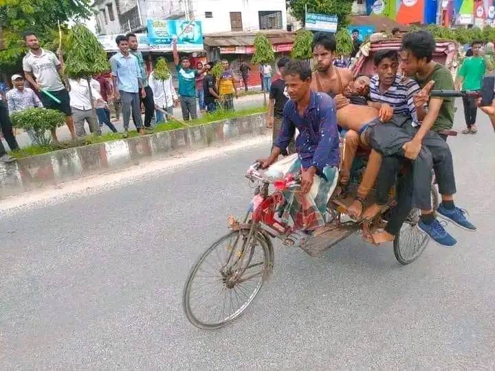 পুলিশের সঙ্গে সংঘর্ষে নিহত হয়েছেন বেগম রোকেয়া বিশ্ববিদ্যালয়ের এক শিক্ষার্থী।