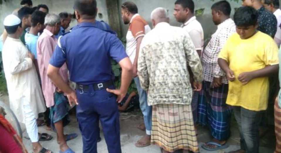 দিনাজপুরের ফুলবাড়ীতে অজ্ঞাত যুবকের মরদেহ উদ্ধার