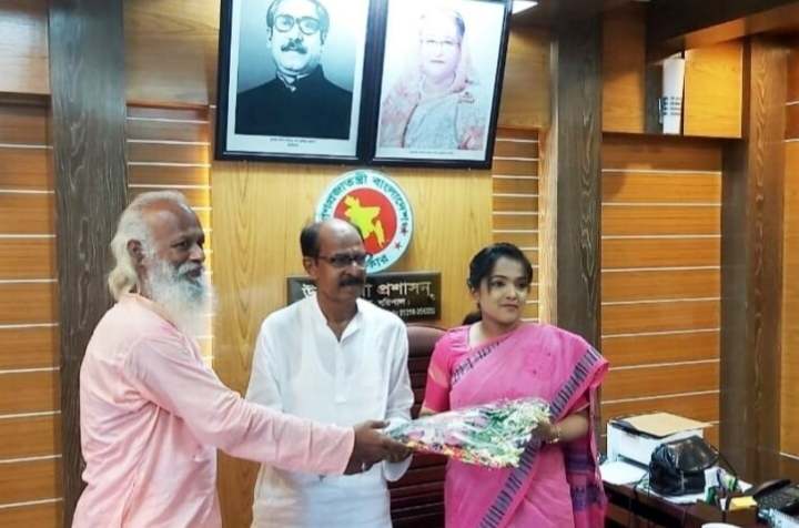 আগৈলঝাড়া উপজেলা পরিষদ চেয়ারম্যানের দায়িত্ব গ্রহণ করলেন যতীন্দ্র নাথ মিস্ত্রী।