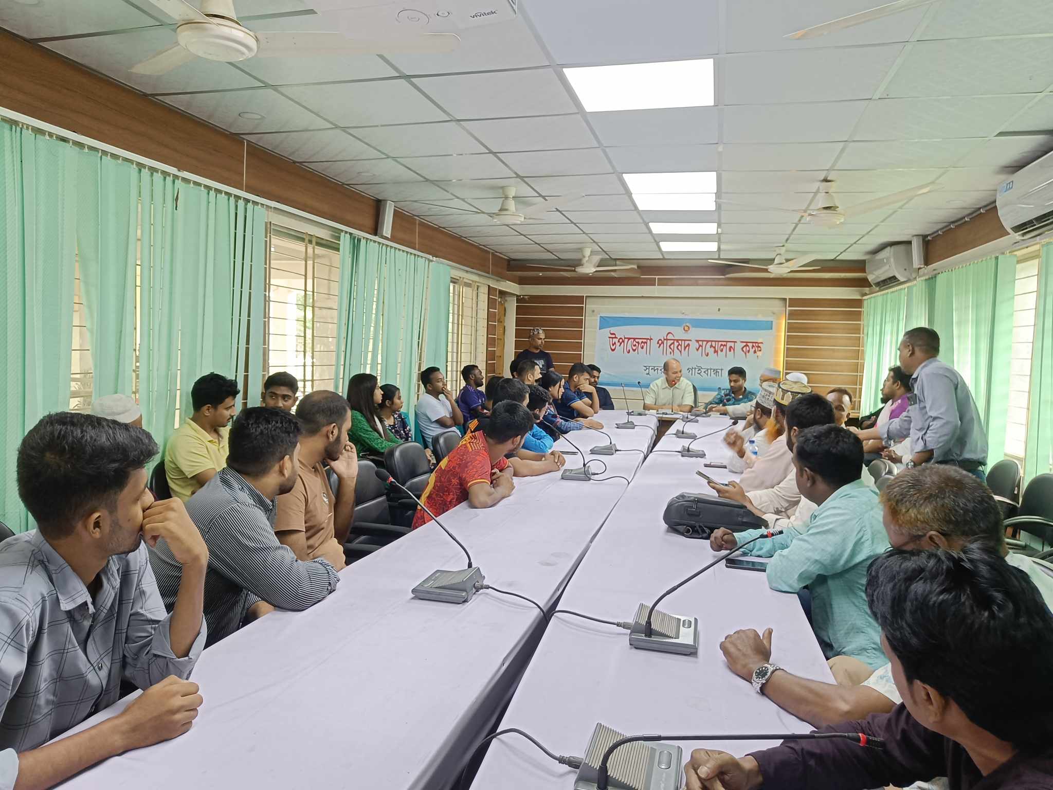 জামায়াত ও বৈষম্য বিরোধী ছাত্র আন্দোলনের শিক্ষার্থীদের সাথে উপজেলা চেয়ারম্যানের মতবিনিময়