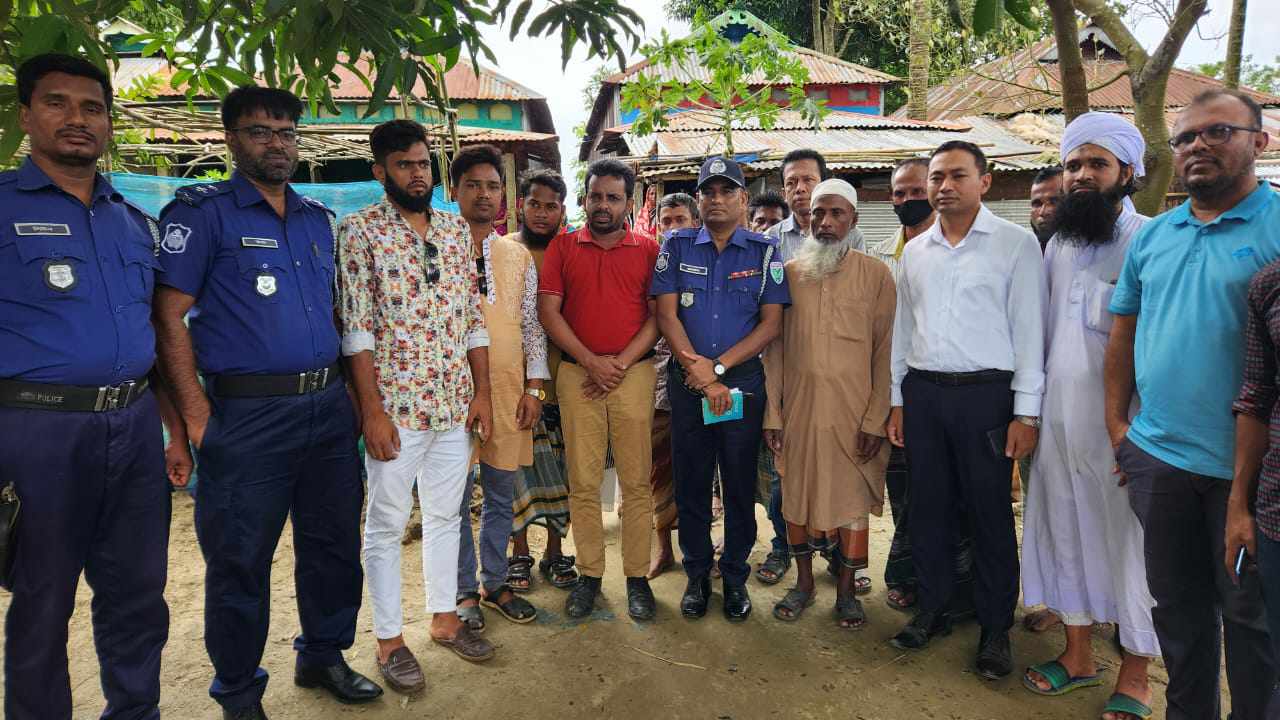 মধ্যনগরে বৈষম্য বিরোধী ছাত্র জনতার আন্দোলনে নিহত আয়াতুল্লাহর পরিবারকে আর্থিক সহায়তা প্রদান