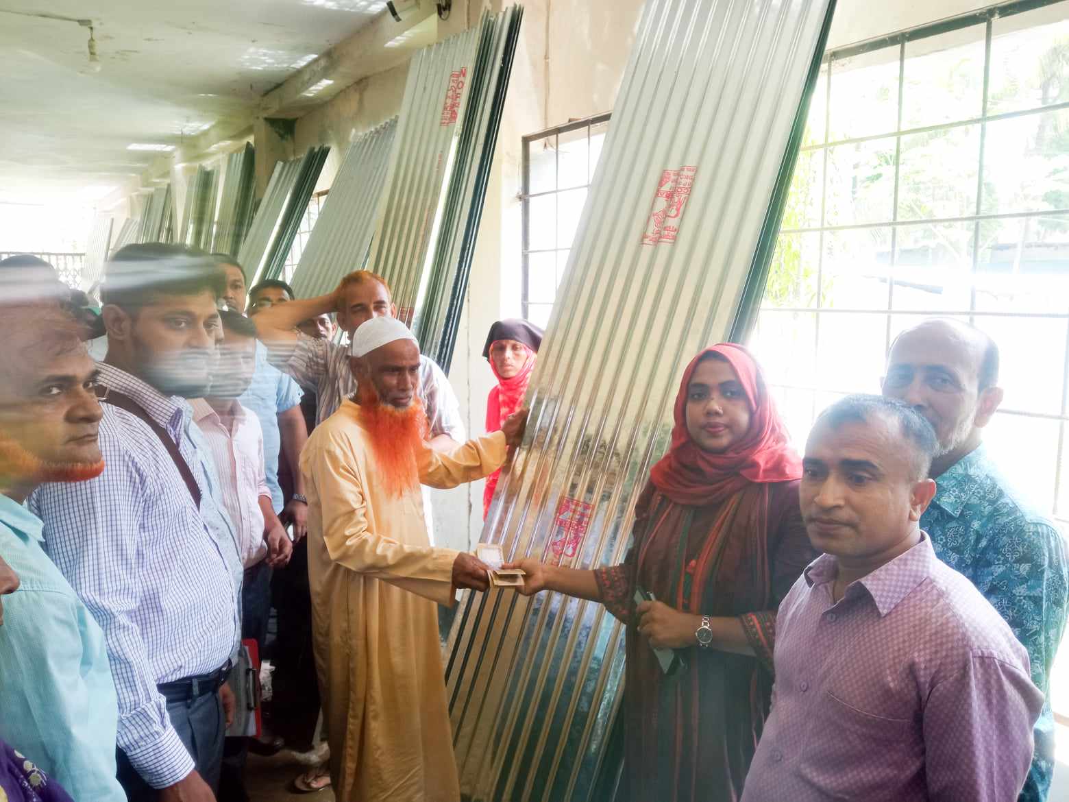 দশমিনায় রিমালে ক্ষতিগ্রস্তদের সহায়তা