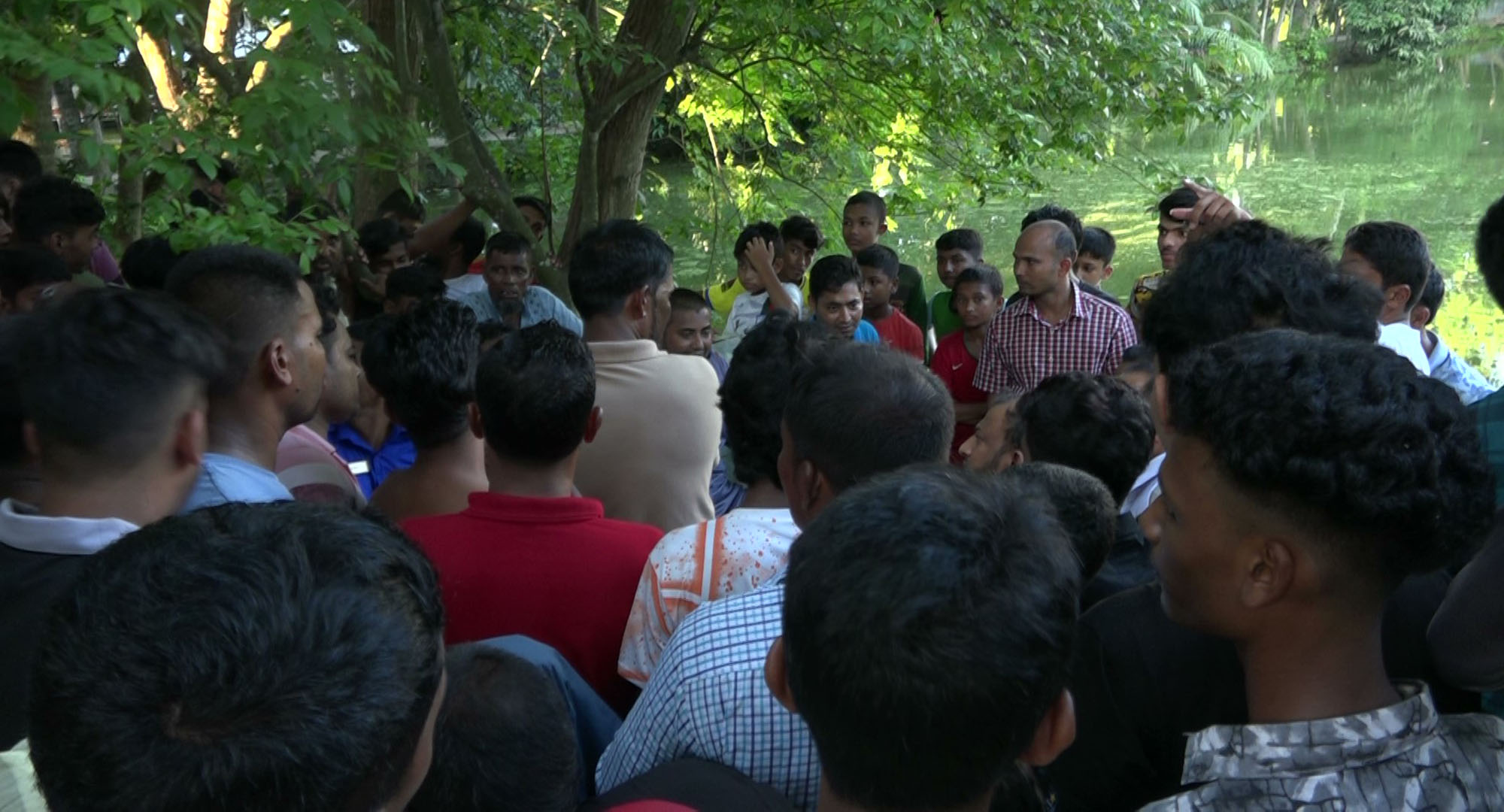 গোপালগঞ্জে অজ্ঞান পার্টির দুই সদস্যকে গণধোলাই দিয়ে পুলিশে সোপর্দ
