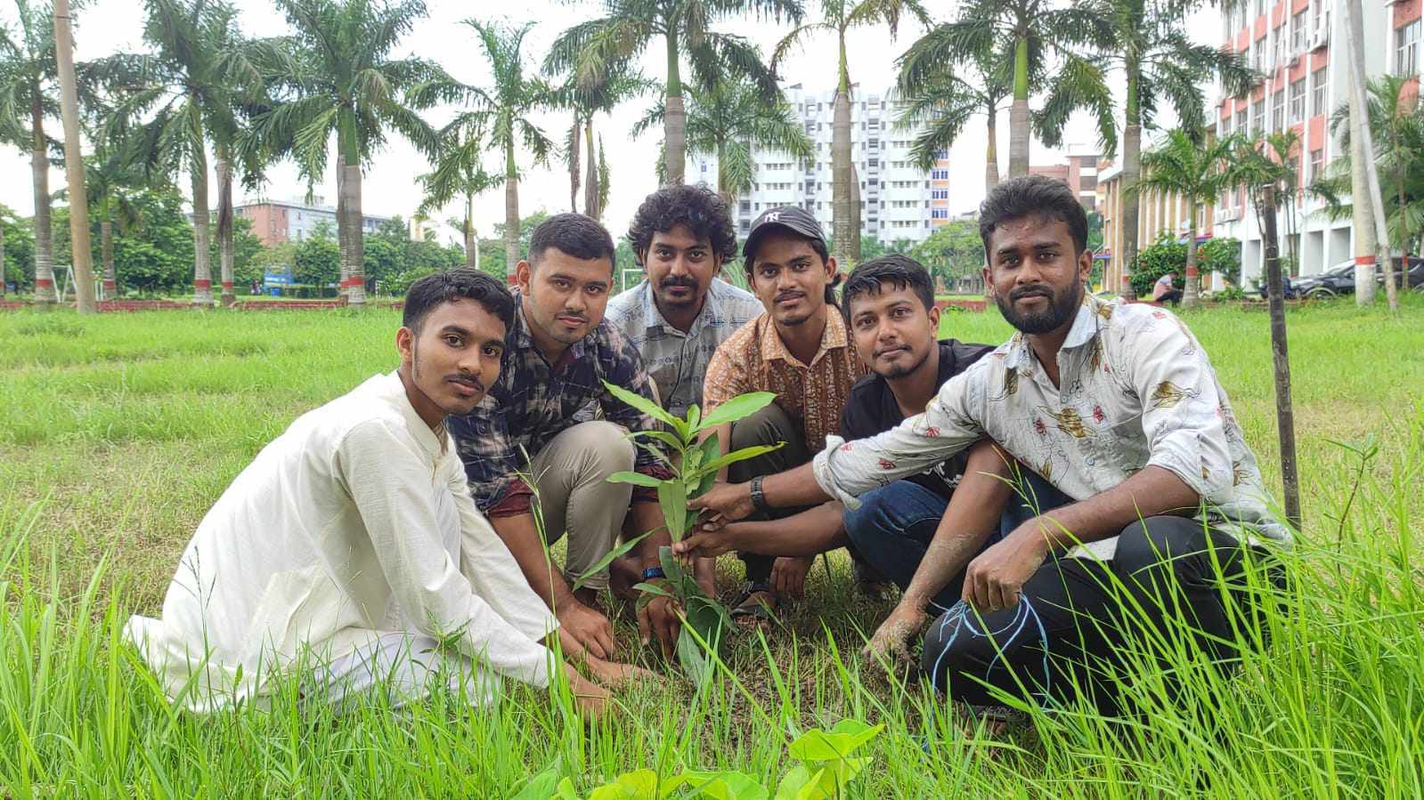 ২৪ এর শহীদদের স্মরণে যবিপ্রবি শিক্ষার্থীদের বৃক্ষরোপণ  আবু সাইদসহ সকল শহীদের স্মরণে যবিপ্রবিতে বৃক্ষরোপণ