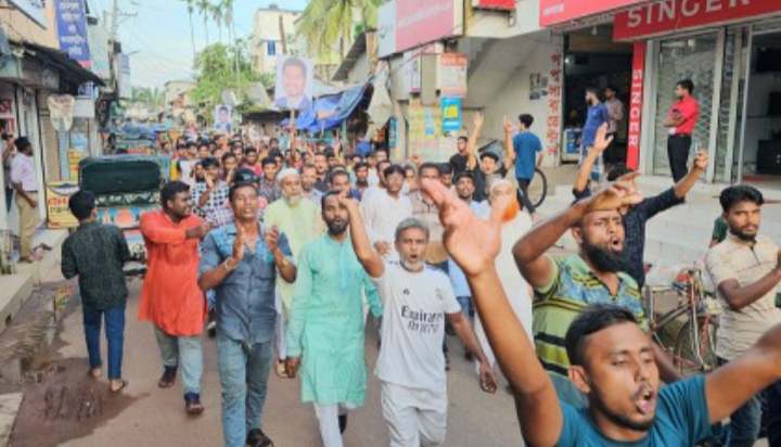 গলাচিপায় গণ অধিকার পরিষদের বিজয় মিছিল