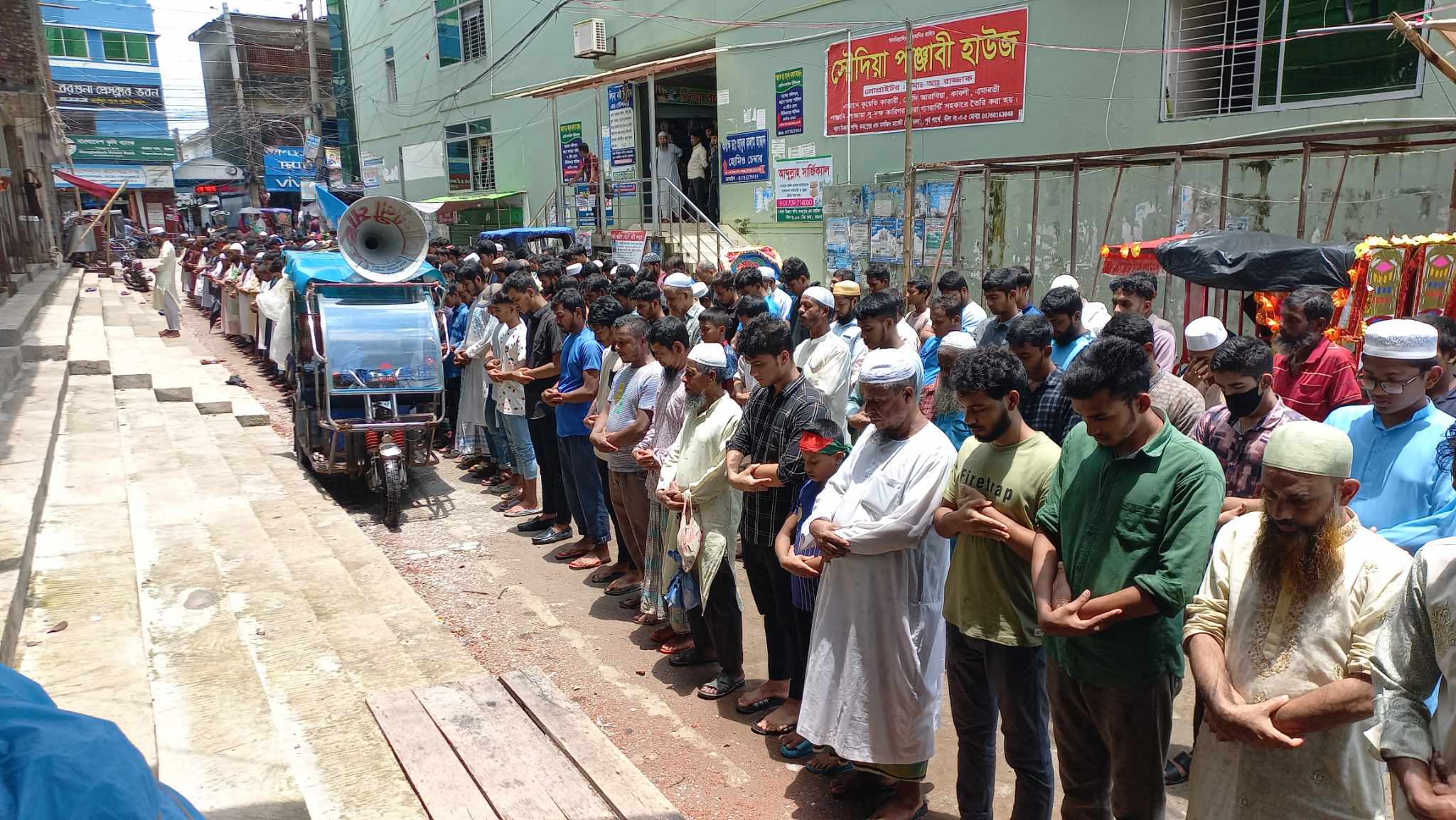 নিহতদের স্মরণে বরগুনায় ছাত্র-শিবিরের গায়েবানা জানাজা