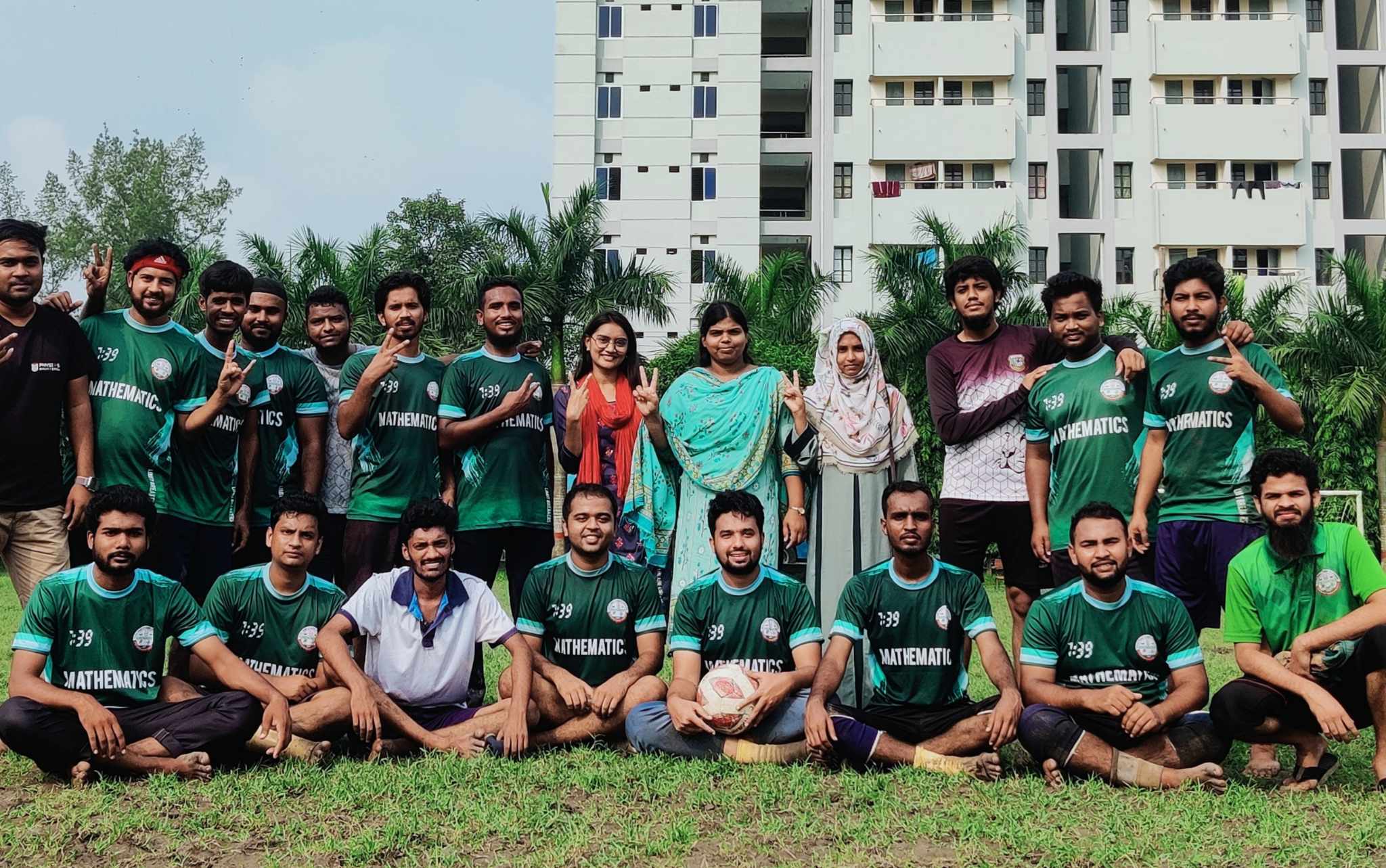 যবিপ্রবির ম্যাথ ক্লাবের টুর্নামেন্টে বিজয়ী স্নাতকোত্তরের শিক্ষার্থীরা