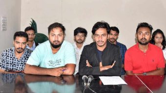 খুলনা জেলা স্টেডিয়ামের অনাকাঙ্ক্ষিত ঘটনার প্রতিবাদে খুবির শিক্ষার্থীদের সংবাদ সম্মেলন